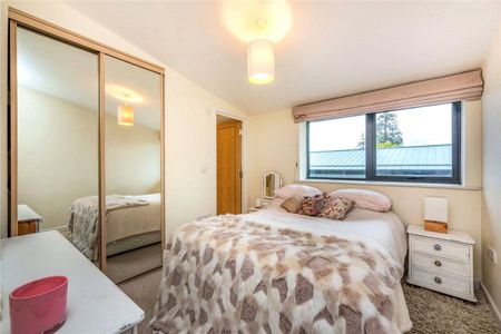 A superbly appointed penthouse apartment well located to the north of Newbury town centre with 2 parking spaces. - Photo 4