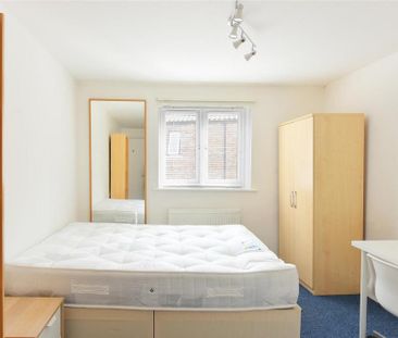 4 bedroom house to rent - Photo 3