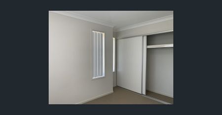 FOUR BEDROOM FAMILY HOME - GREAT LOCATION - Photo 4