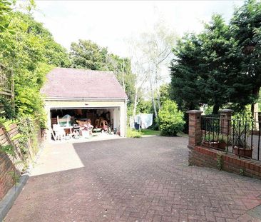 4 bedroom detached house to rent - Photo 6