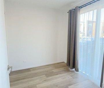 Beachlands, 4 Bedrooms + 2.5 bathroom - Photo 6