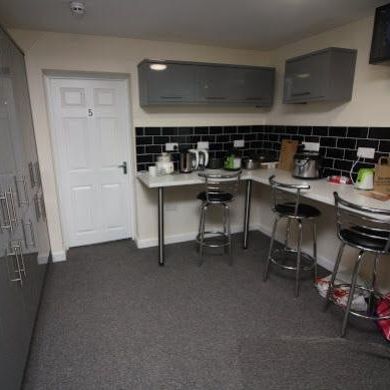 5 bedroom detached house to rent - Photo 1