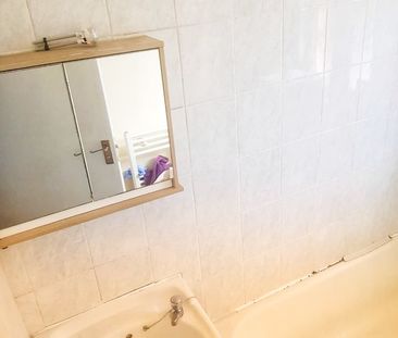 Room in a Shared House, Solway, N22 - Photo 3
