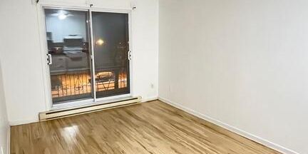 4-1/2 - Two Bed Apt. - Metro Angrignon - Photo 3