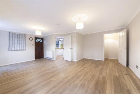 3 bedroom detached house to rent - Photo 2