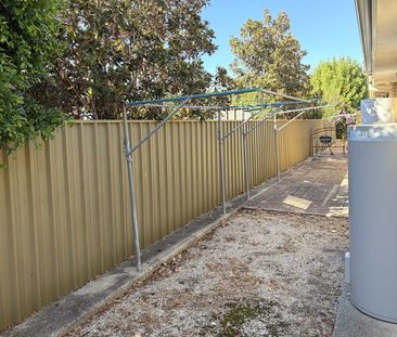 FRESHLY PAiNTED UNiT CLOSE TO CENTRAL ALBURY - Photo 4