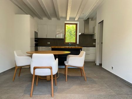 7-room apartment with deck terrace and 2 parking spaces in Vésenaz - Photo 2