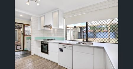 UPDATED FAMILY HOME IN QUIET CUL-DE-SAC - Photo 3