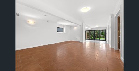 Spacious Family Home in Prestigious Balmoral Location - Photo 2