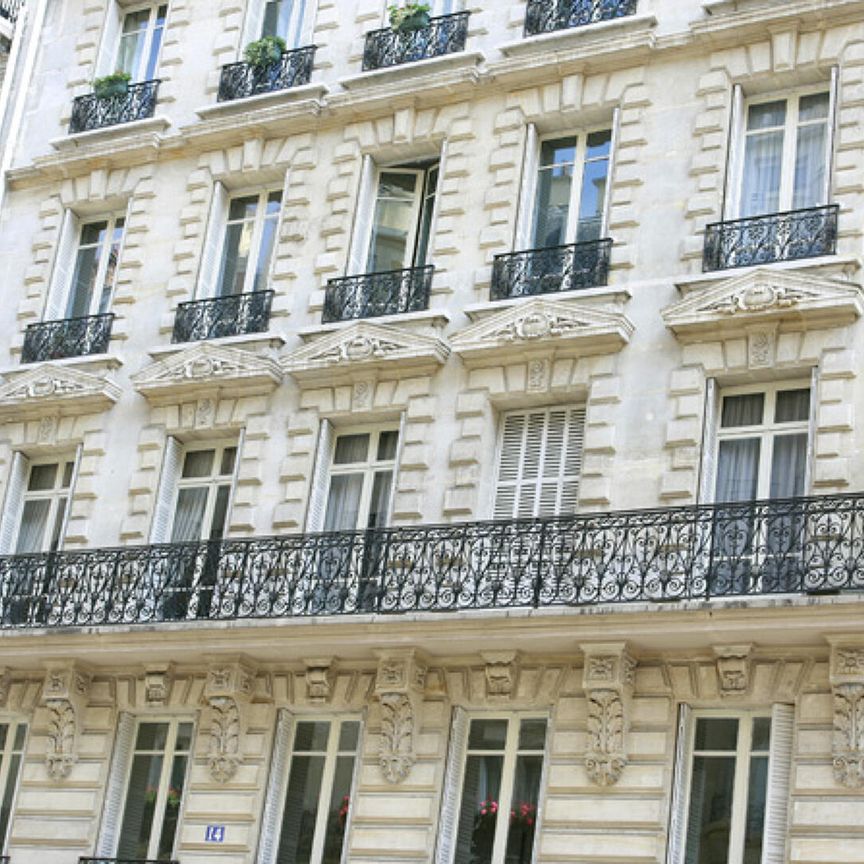 location Appartement T4 DE 121.5m² À PARIS - Photo 1