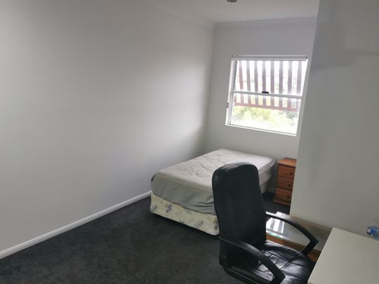 Varsity Lakes - Photo 1