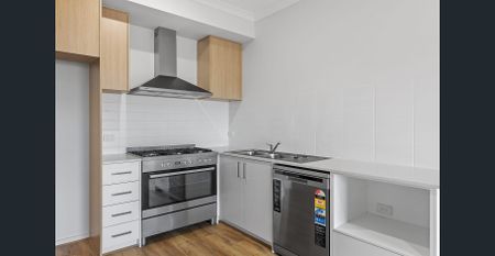 Modern & Comfortable Family Home in Prime Wyndham Vale Location - Photo 5