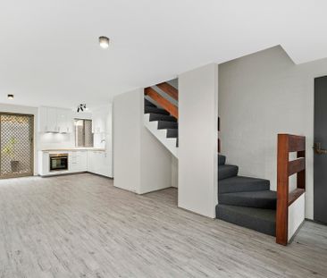 Low maintenance living in the heart of Victoria Park! - Photo 1