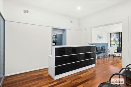 Central 4-Bedroom Home – Walk to Wollongong CBD - Photo 5