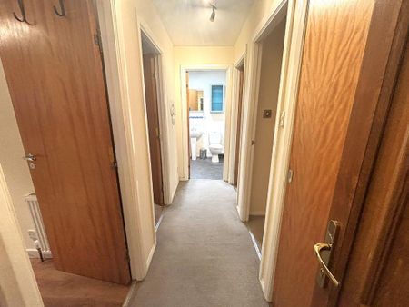 2 bedroom flat to rent - Photo 2