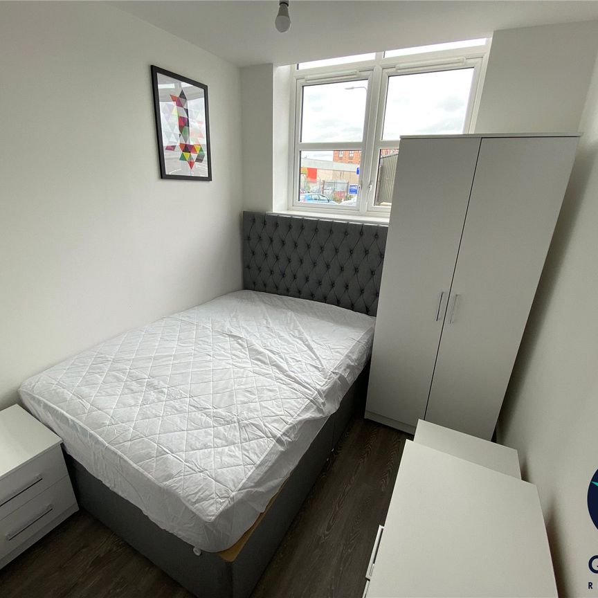 2 bedroom Flat To Rent - Photo 1