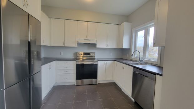 9 Tegan Crt, Odessa, ON K0H 2H0 - Photo 1