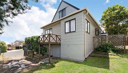 Pretty as a Picture - Excellent Location - Photo 4