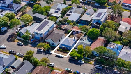 31 Northumberland Street, Maryville NSW 2293 - House For Rent | Domain - Photo 5