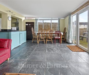 3 bedroom semi-detached house to rent - Photo 4