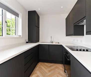 2 bedroom maisonette to rent - Photo 4