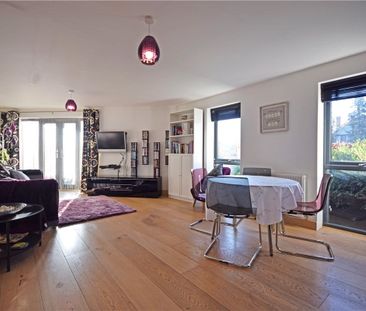 Well presented 2 bedroom duplex apartment to rent situated just to ... - Photo 1