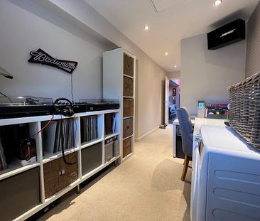 4 bedroom semi-detached house to rent - Photo 4