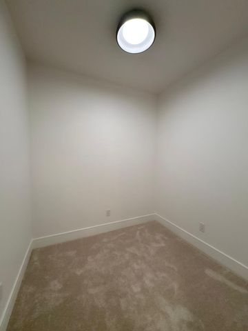 BRAND NEW! 1 Bedroom + Den Condo Unit in University District - Photo 5
