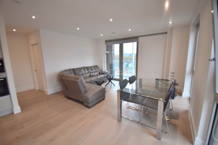 Price £2,100 pcm - Available Now - Furnished - Photo 3