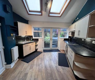 3 bedroom semi-detached house to rent - Photo 4