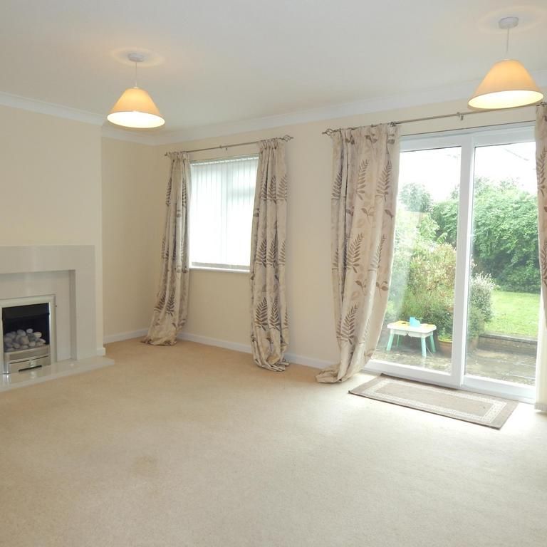 3 bedroom semi-detached house to rent - Photo 1