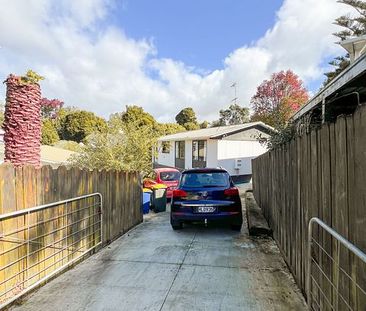Sunny cozy home in Massey 5 minutes from motorway - Photo 3