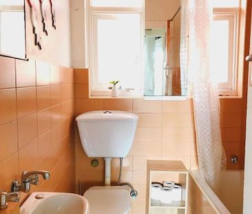 Bondi Beach - Photo 6