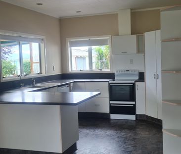 Spacious Rural Retreat for Rent - Photo 1