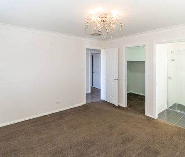 FAMILY HOME IN GOBBAGOMBALIN - Photo 4