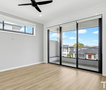 Brand-New Family Living with Space, Style & Comfort - Photo 5