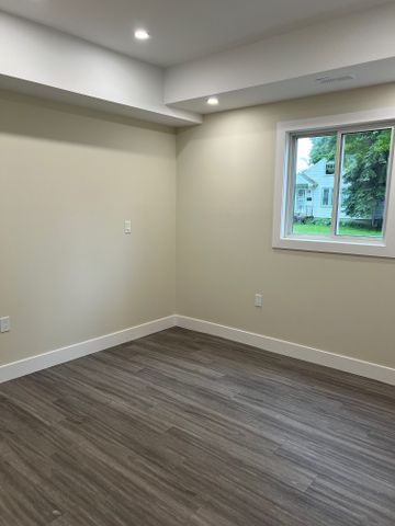 For Lease - 346 Ashland Avenue Unit# FRONT UNIT, London East, Ontario - Photo 3