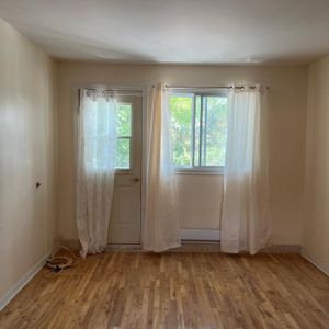 JOLI 4 1/2 À LOUER À MONTRÉAL - Photo 2