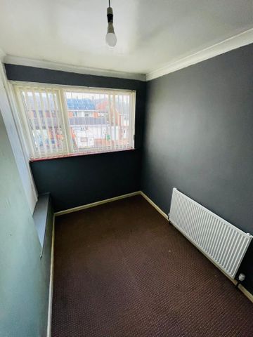 3 bedroom semi-detached house to rent - Photo 2