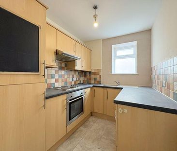 2 bedroom ground floor flat to rent - Photo 3