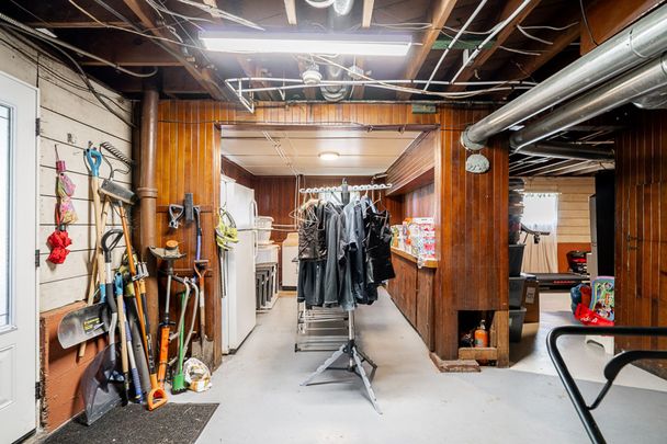 Charming 4-Bed Home in Cambie Village – Prime Location - Photo 1