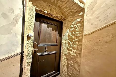 Charming apartment in the old town of Porrentruy with shared terrace - Photo 4