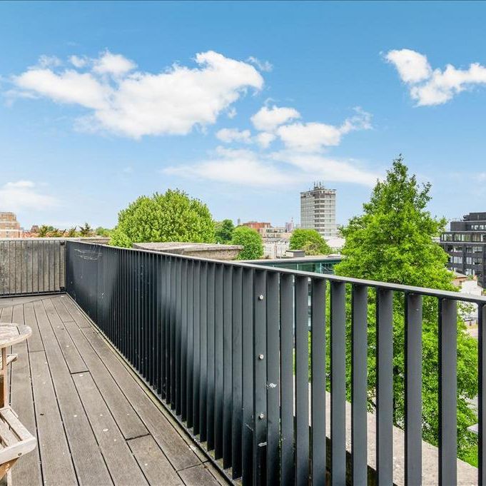 2 bedroom penthouse to rent - Photo 1