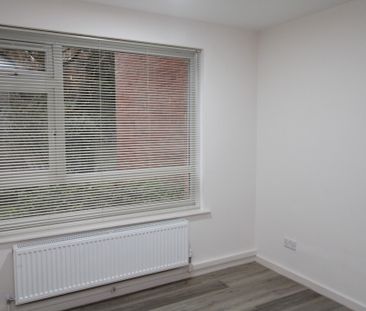£1,400 - To Let - Photo 4