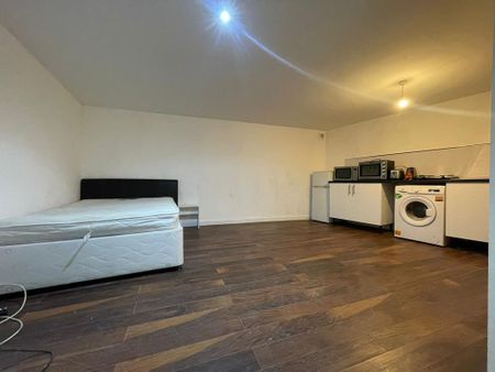 Studio to rent - Photo 2