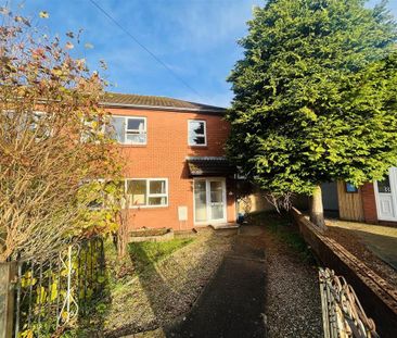 4 bedroom semi-detached house to rent - Photo 3