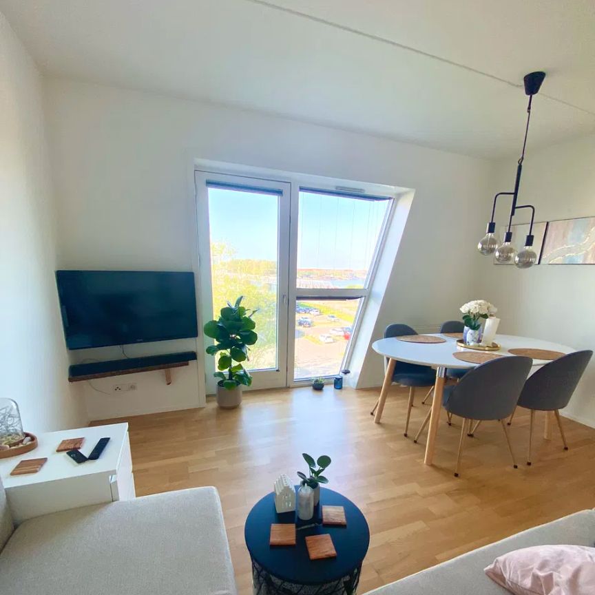 Indbydende 2-værelses lejlighed tæt på vandet - Photo 1