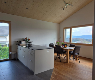 Moderne 4-Zimmer-Dachwohnung mit traumhafter Aussicht - Photo 2