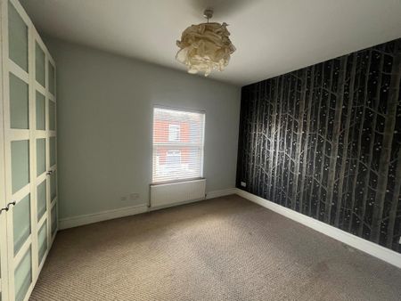 2 bedroom end of terrace house to rent - Photo 5