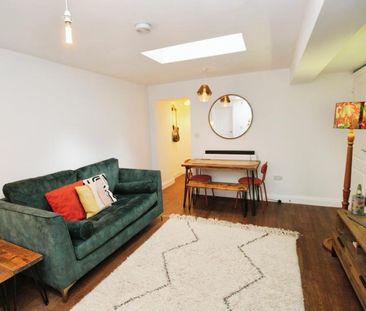 2 bedroom flat to rent - Photo 2